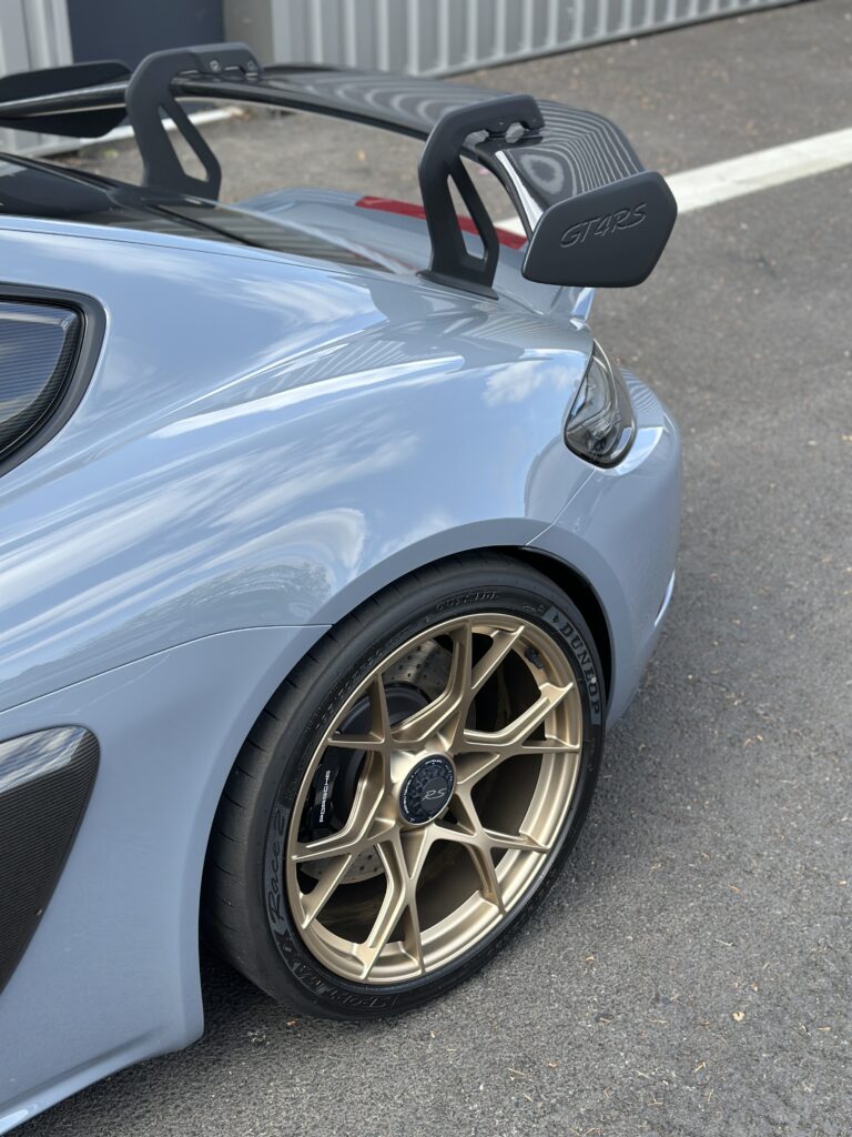Porsche GT4 RS (10)