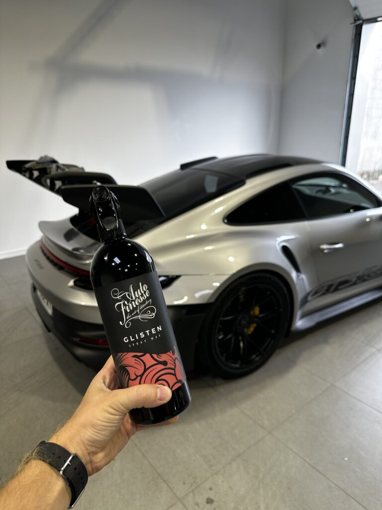 Nettoyage intérieur complet d’une voiture réalisé par KSF Detailing à Chauray, près de Niort